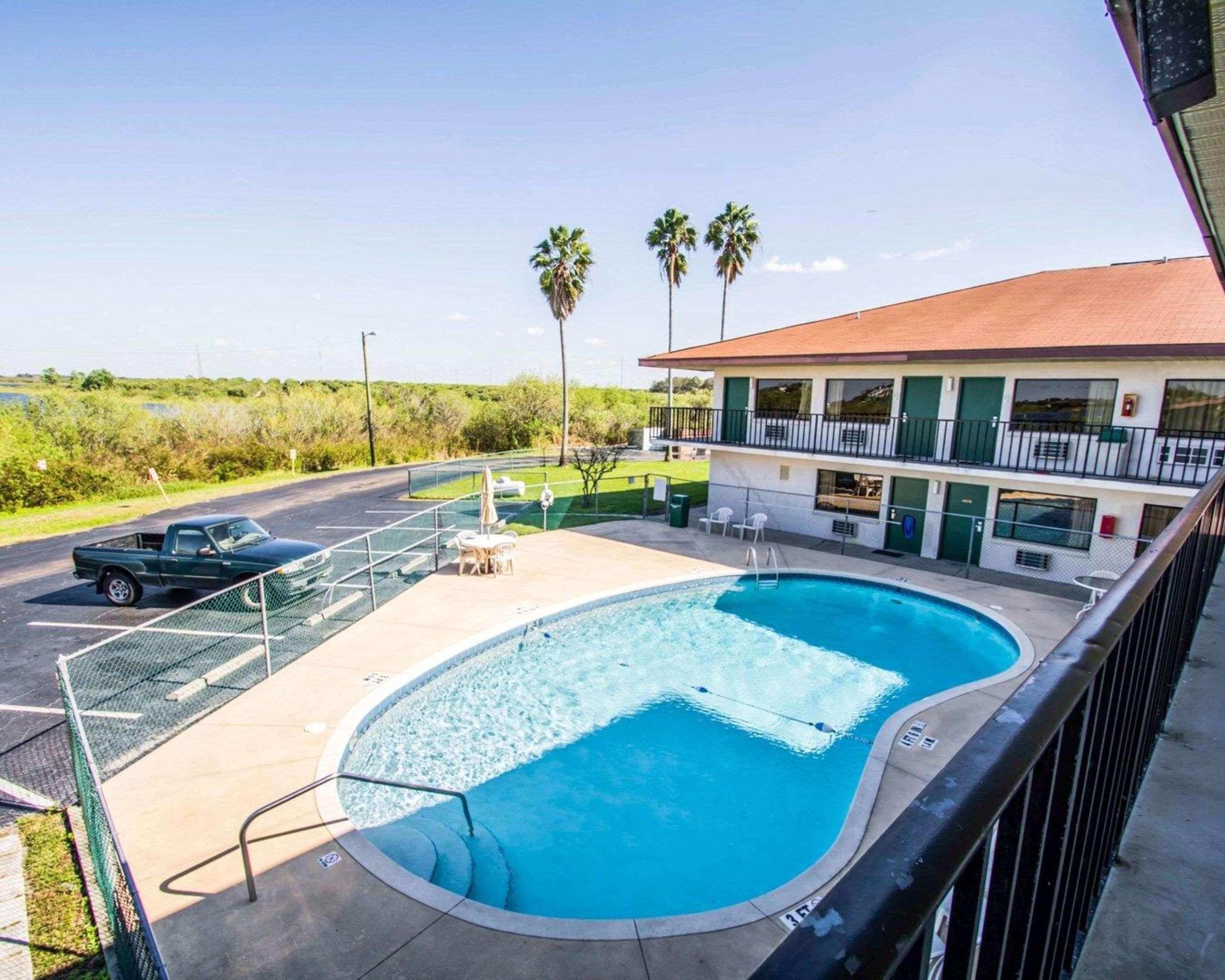 Econo Lodge Sebring Avon Park Bagian luar foto
