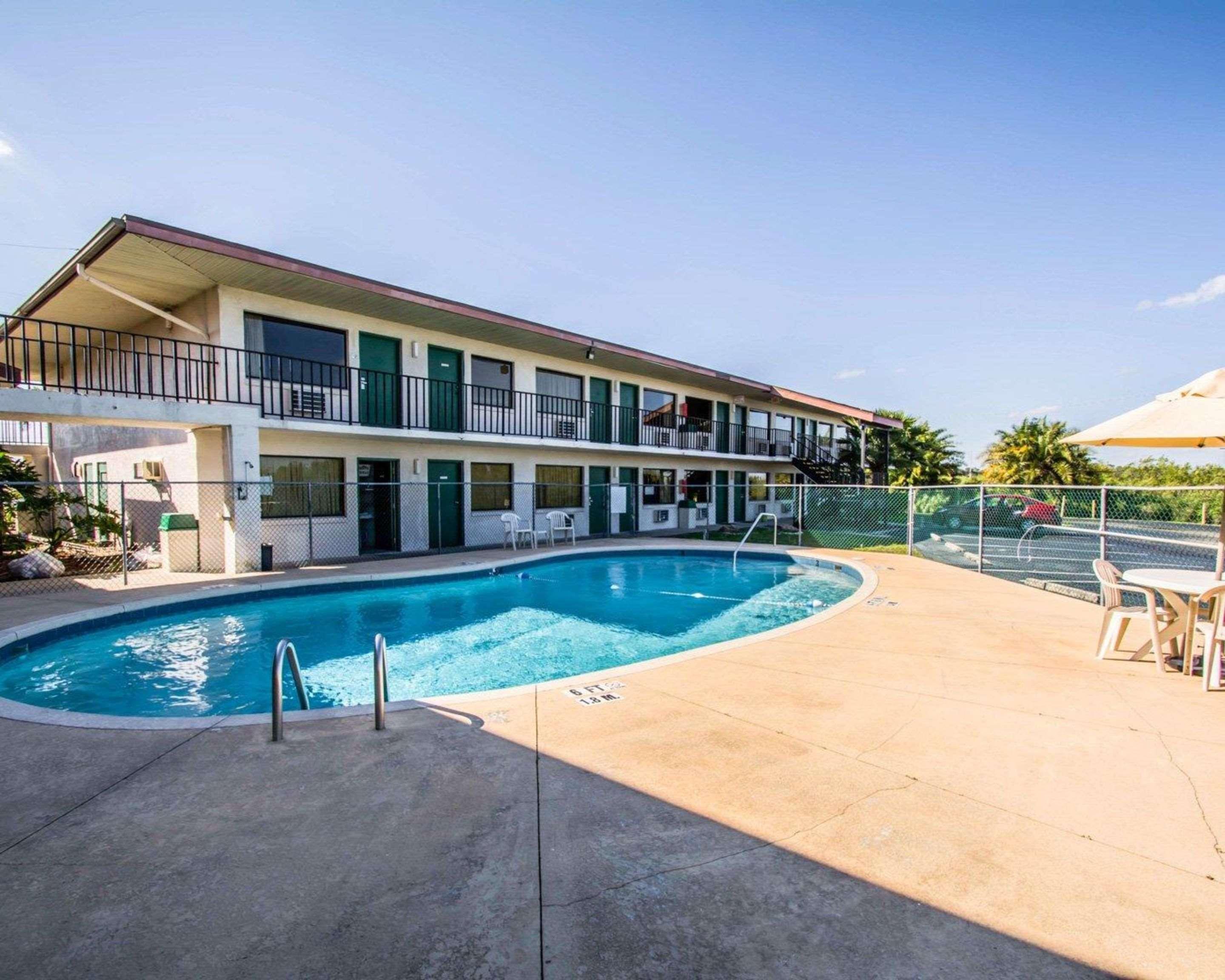 Econo Lodge Sebring Avon Park Bagian luar foto